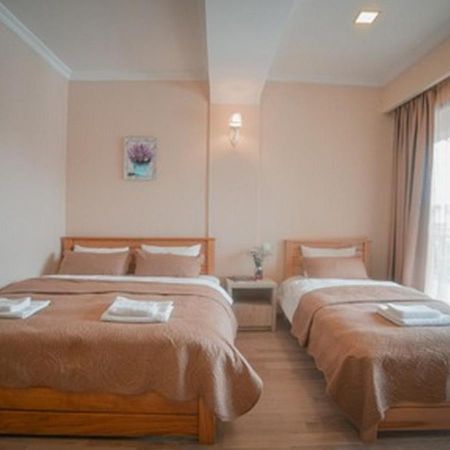 Hotel Surami 외부 사진