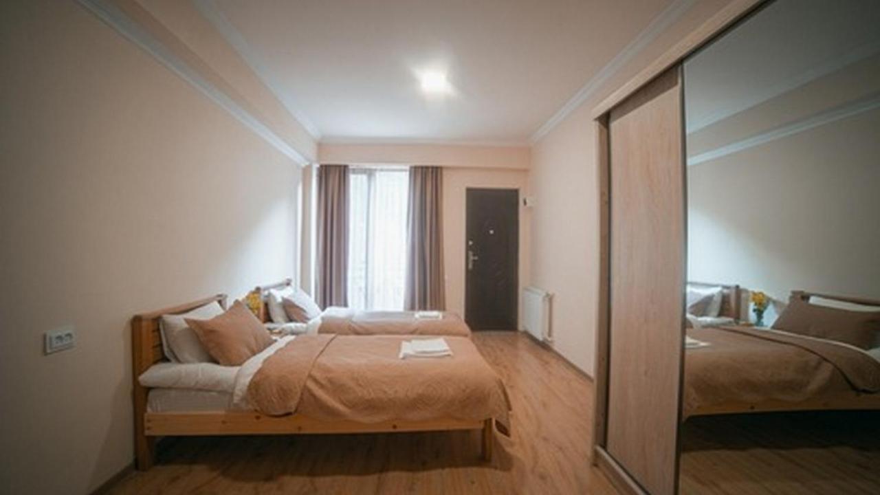 Hotel Surami 외부 사진