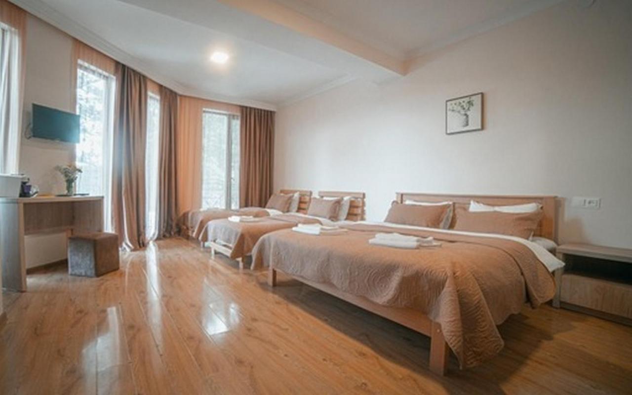 Hotel Surami 외부 사진