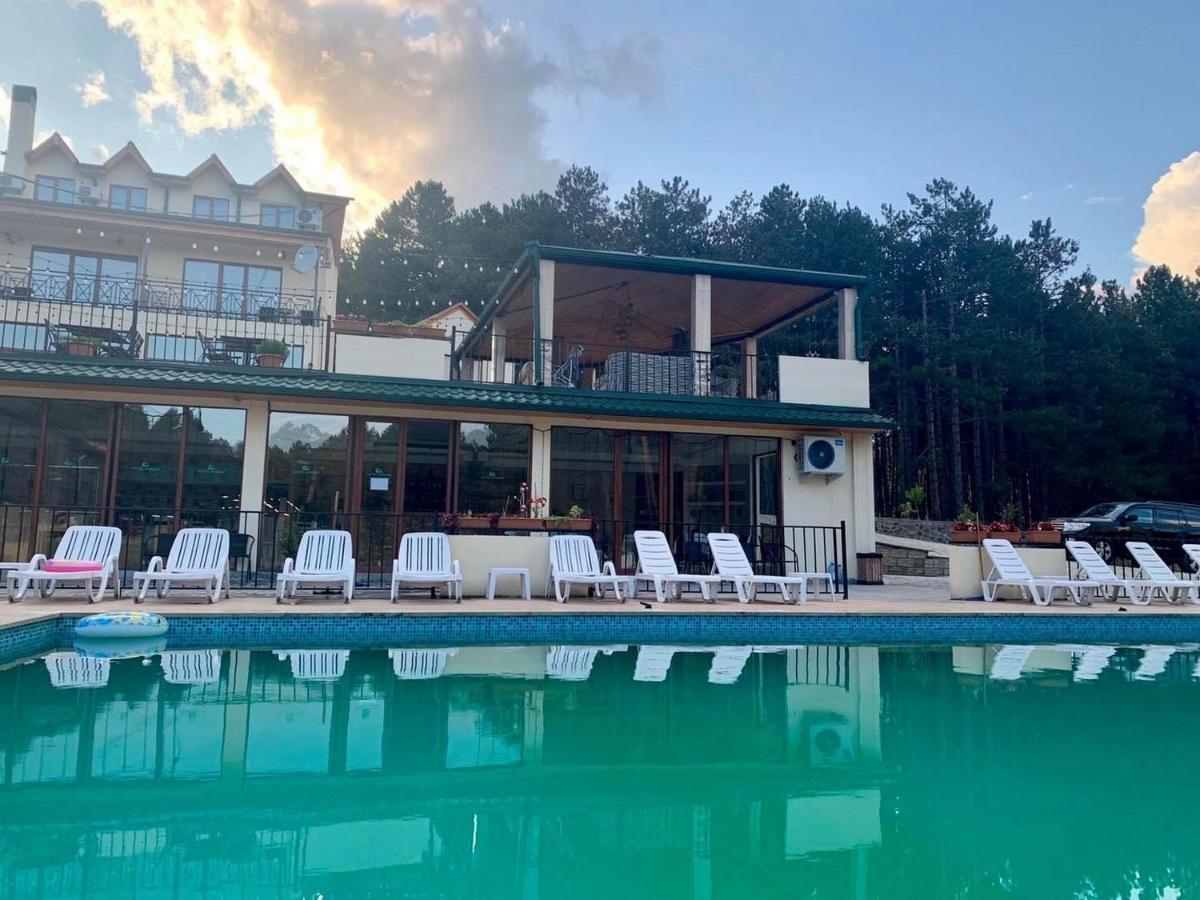 Hotel Surami 외부 사진