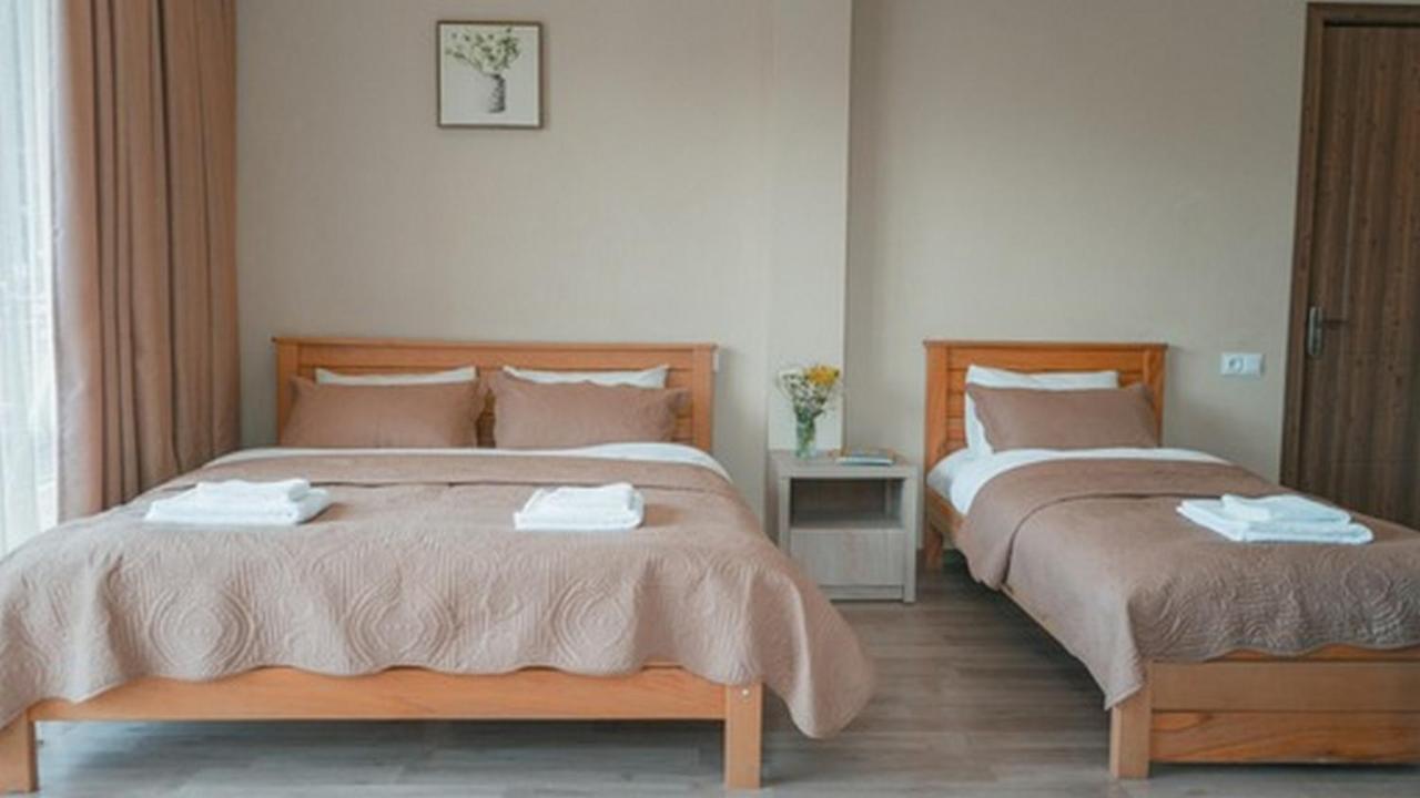 Hotel Surami 외부 사진