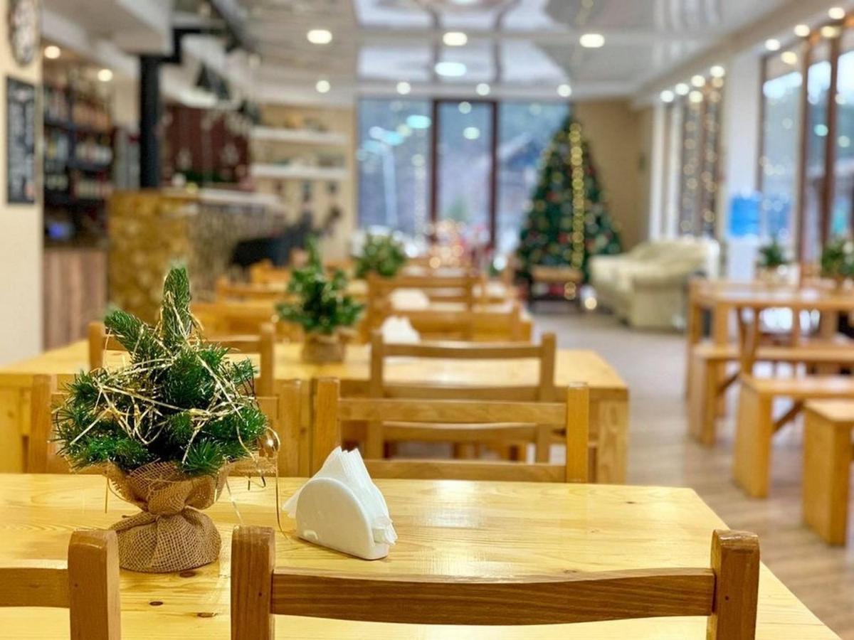 Hotel Surami 외부 사진