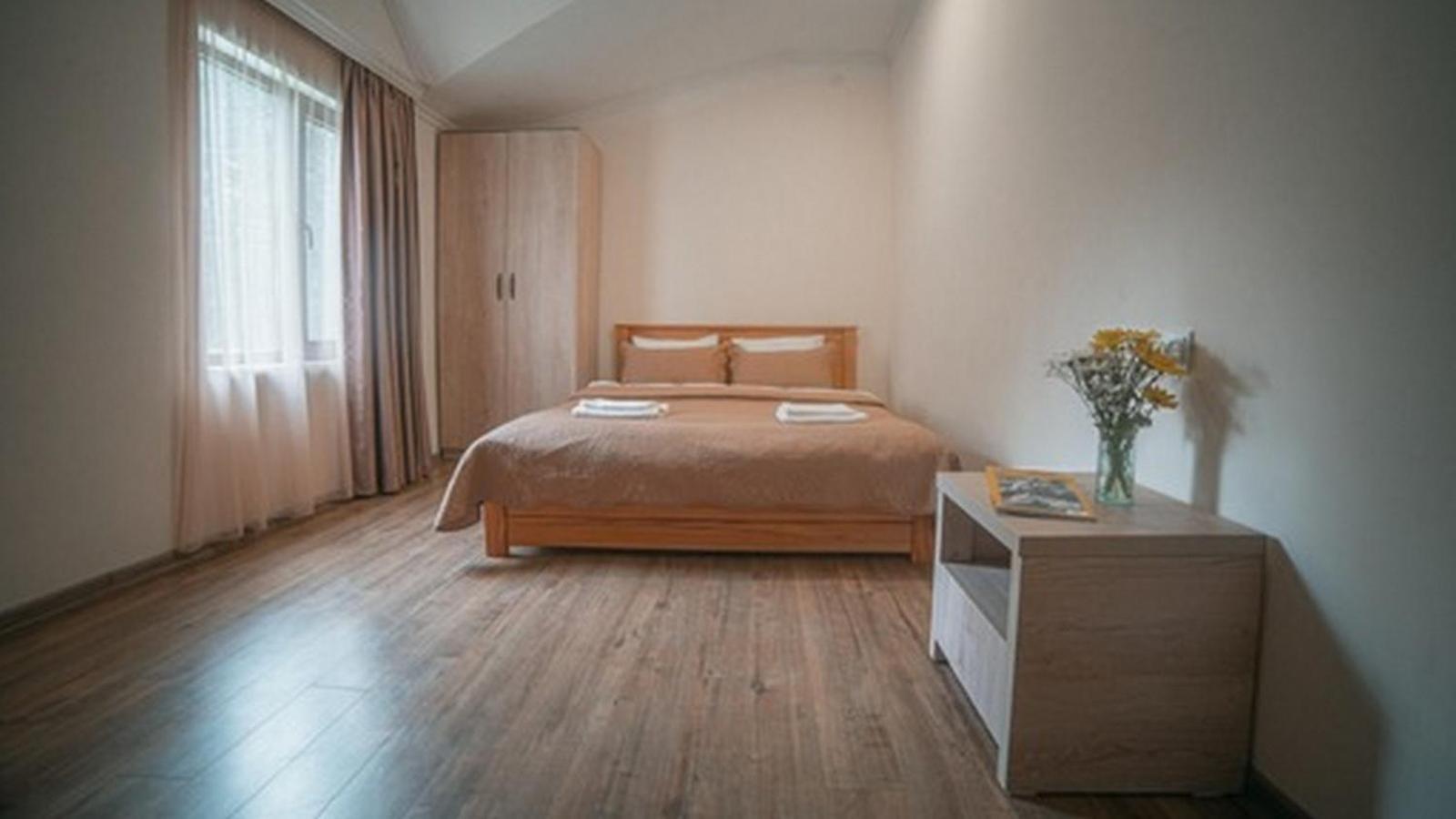 Hotel Surami 외부 사진