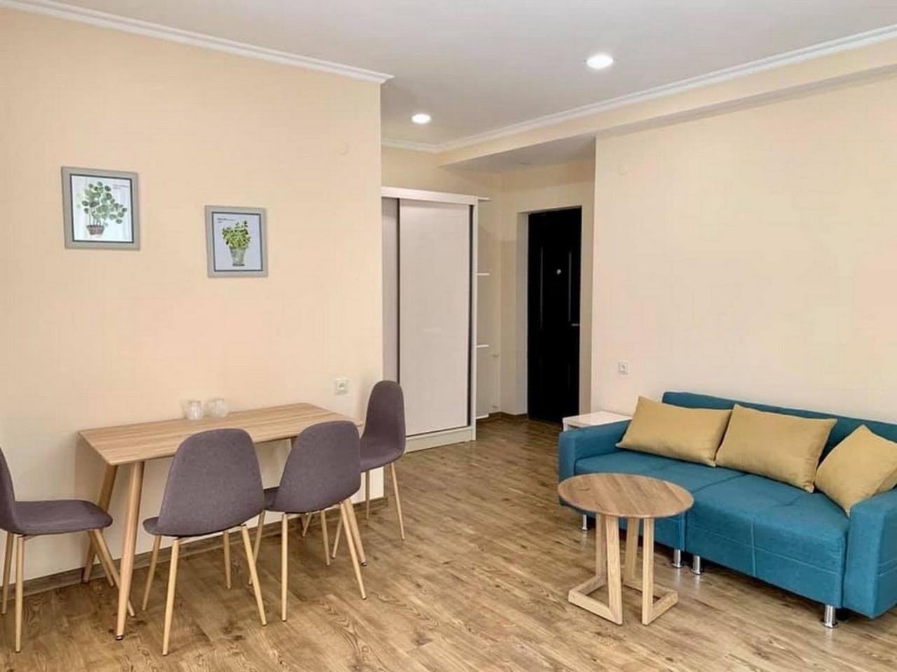 Hotel Surami 외부 사진
