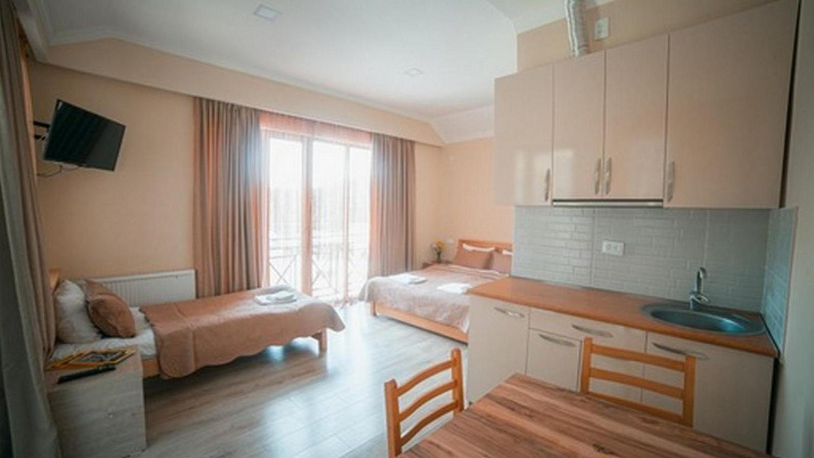 Hotel Surami 외부 사진