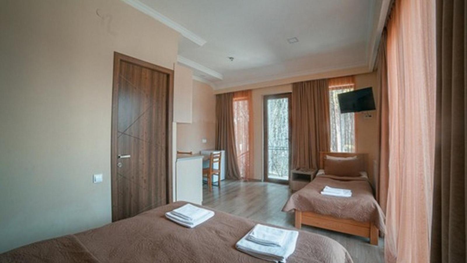 Hotel Surami 외부 사진