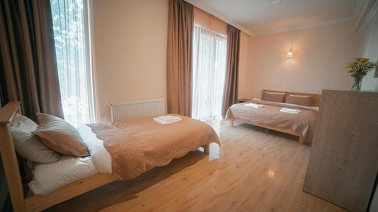 Hotel Surami 외부 사진