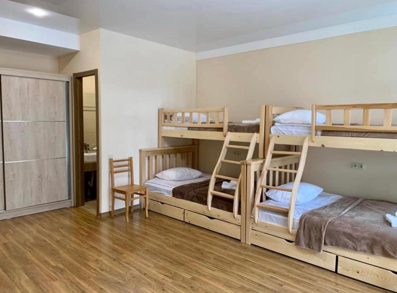 Hotel Surami 외부 사진